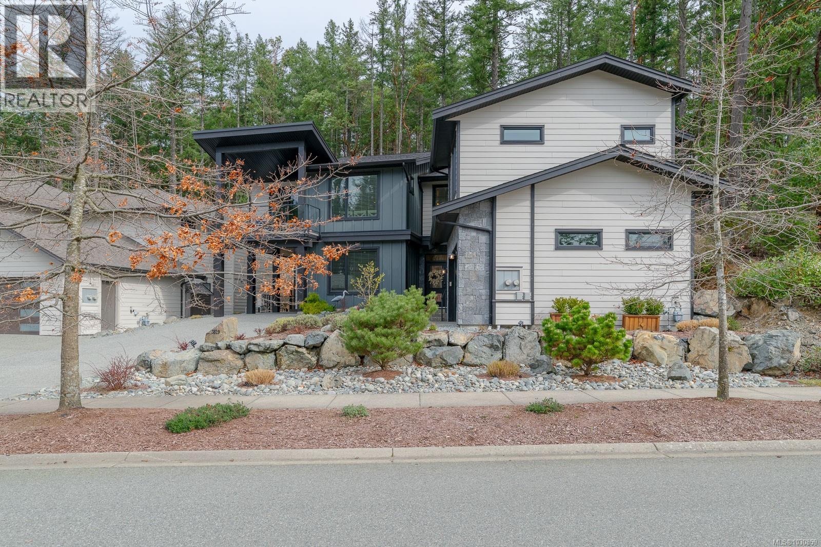 3829 Glen Oaks Dr, Nanaimo