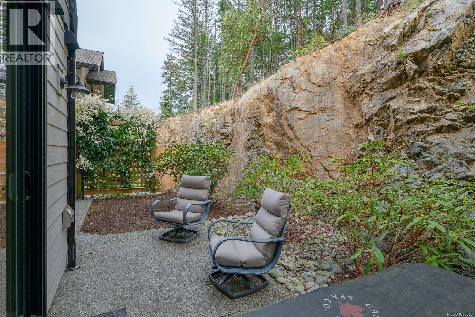 3829 Glen Oaks Dr, Nanaimo