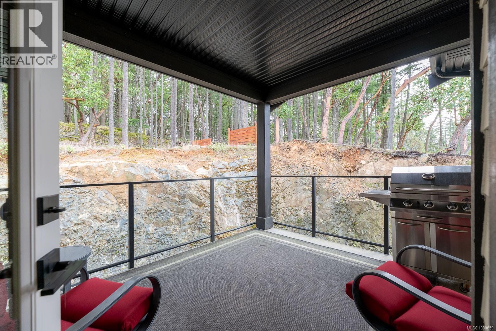 3829 Glen Oaks Dr, Nanaimo