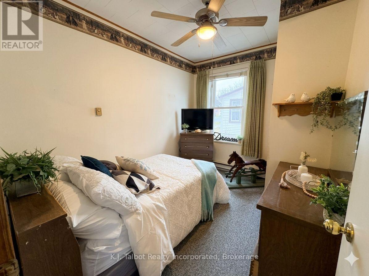 138 BRITANNIA ROAD E - 12