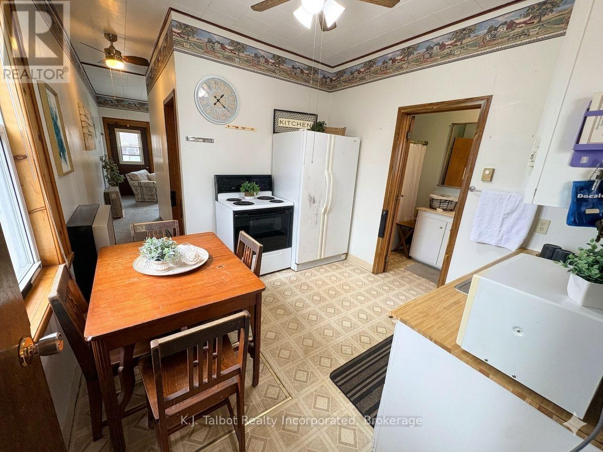 138 BRITANNIA ROAD E - 7