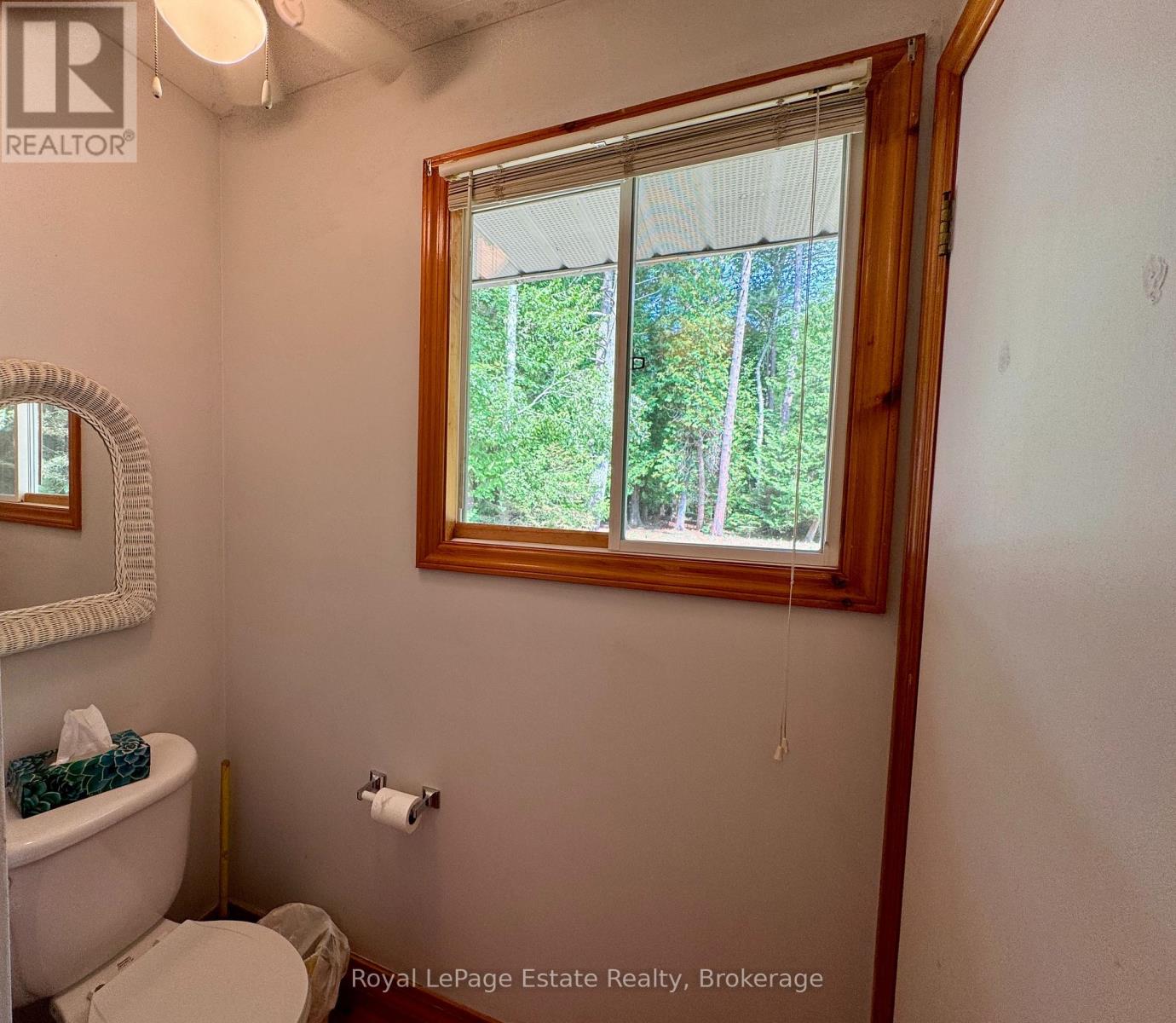 Semi-ensuite (access from primary)