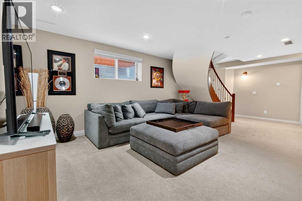 Single Family House for Sale in   Avenue NW Capitol Hill Calgary 