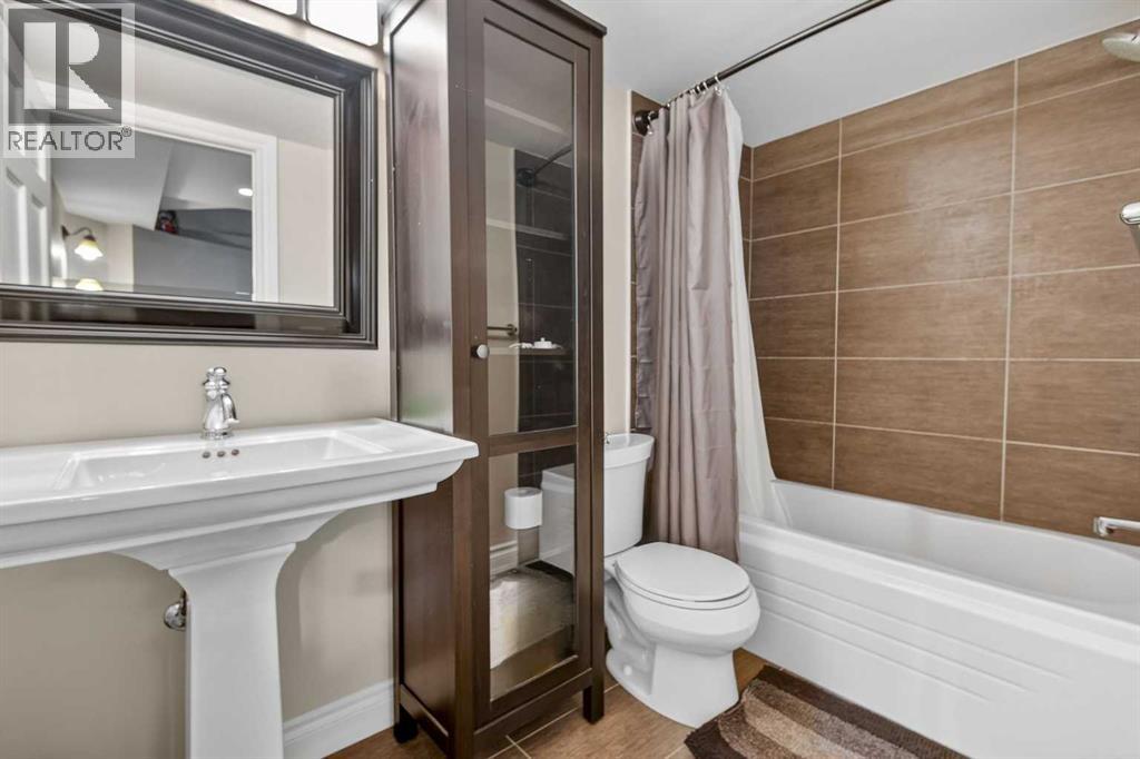 Single Family House for Sale in   Avenue NW Capitol Hill Calgary 