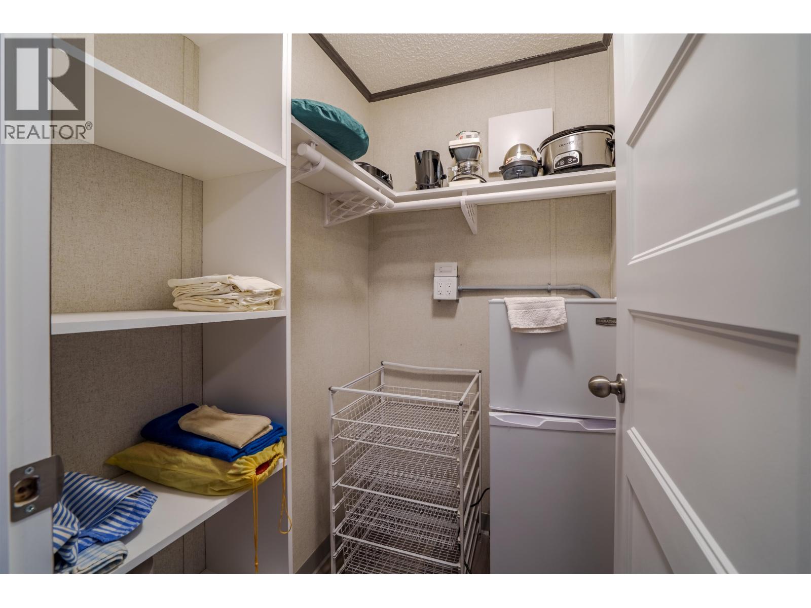 #12 4072 LAC LA HACHE STATION ROAD - 24