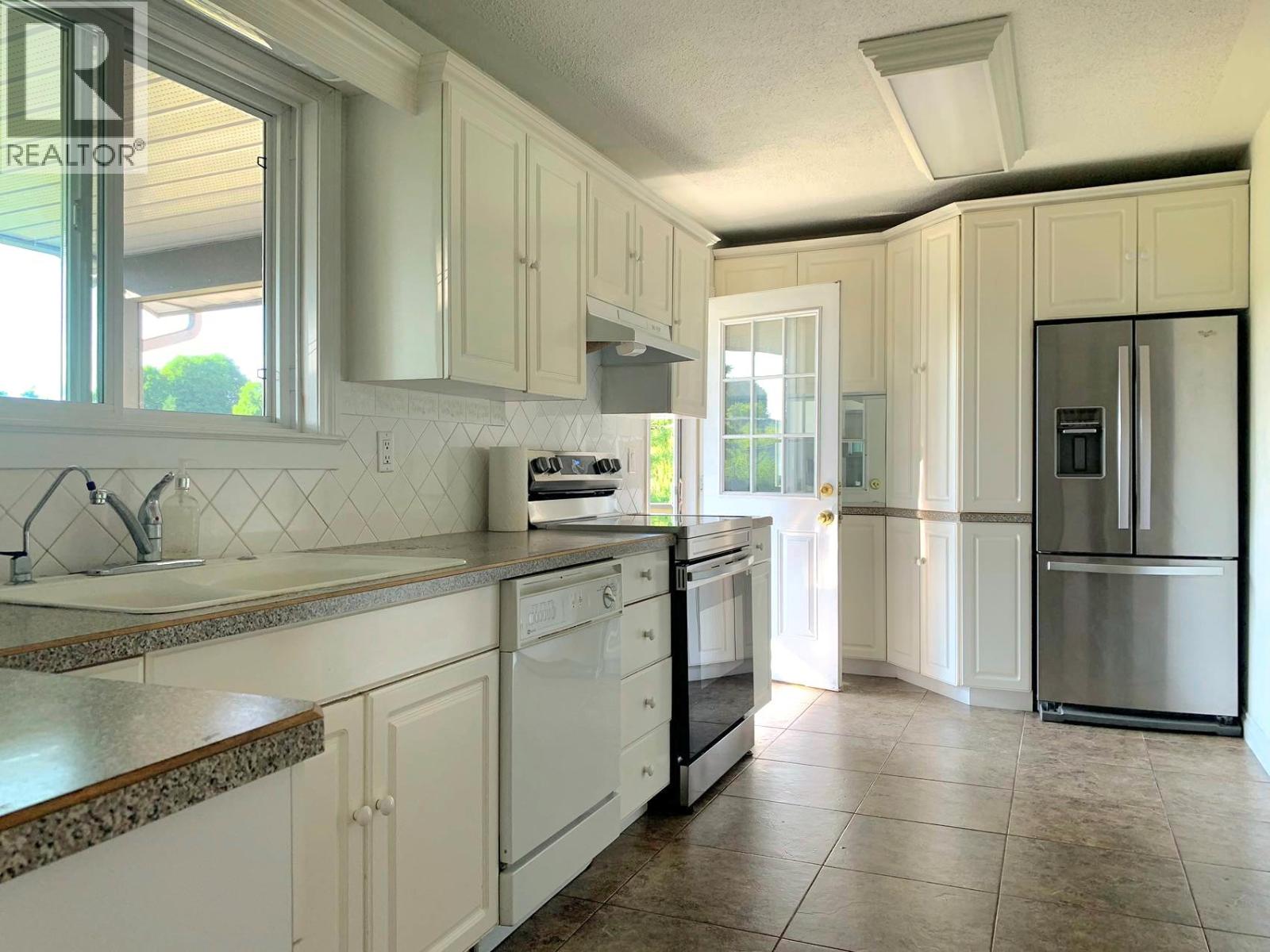  2662 Longhill Road, Kelowna