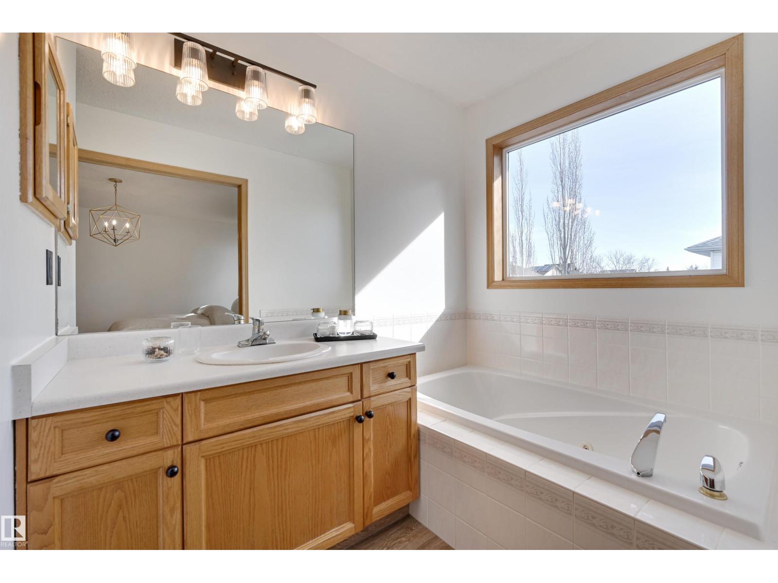 663 MEADOWVIEW CR, Sherwood Park