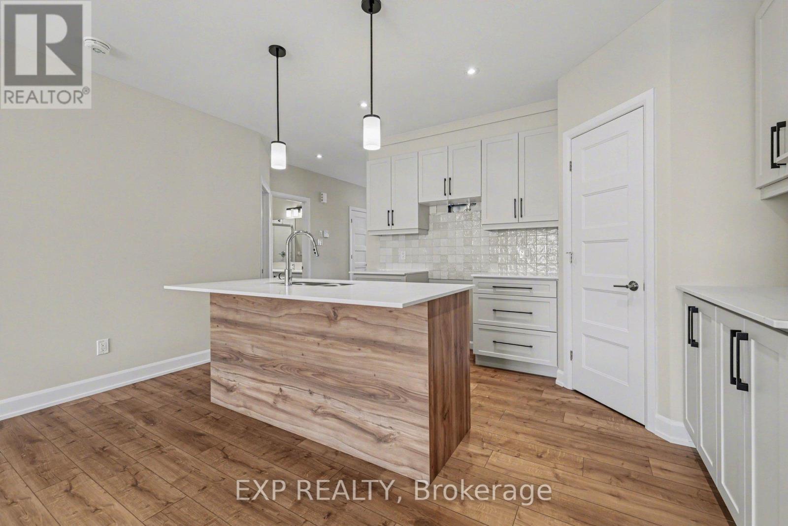 House for Rent in Ottawa – A – 448 FALCON LANE, Ottawa – By Peter Sagos - Image 8