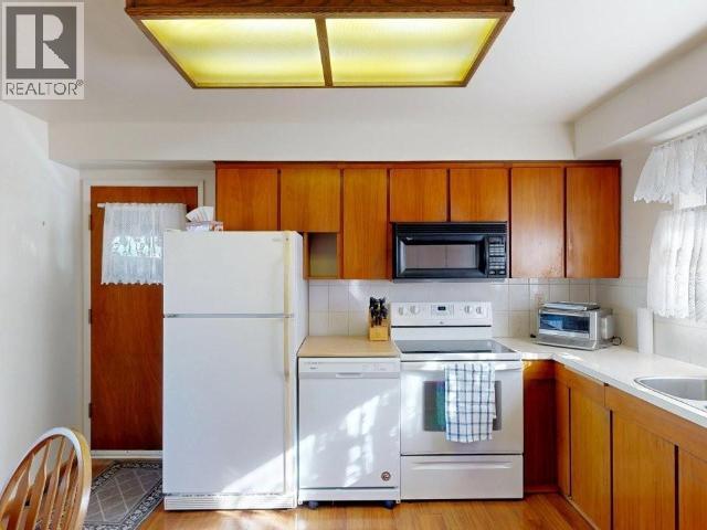 4565 MANSON AVE - 10