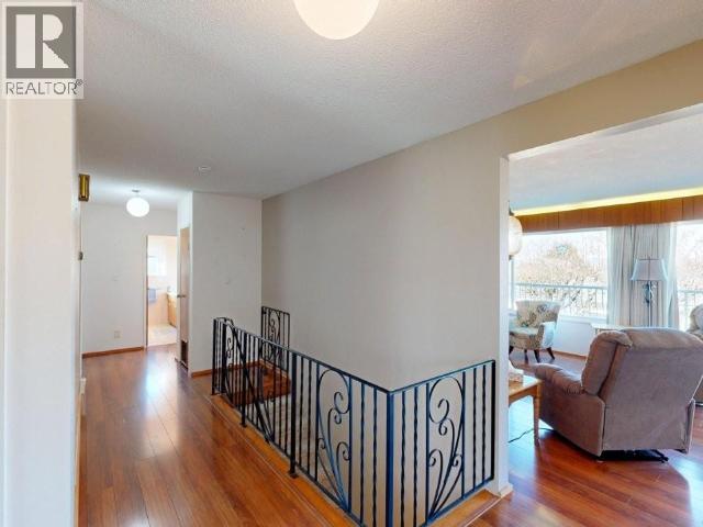 4565 MANSON AVE - 12