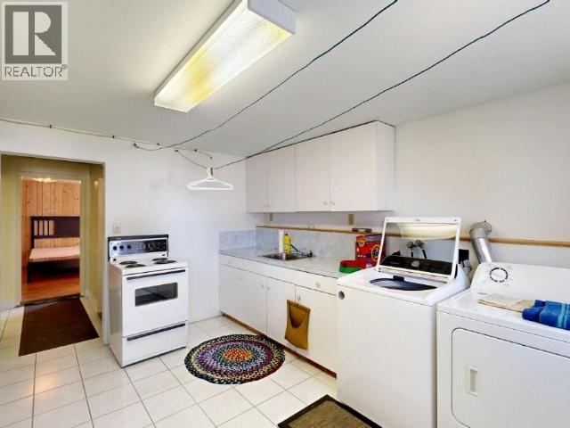 4565 MANSON AVE - 23