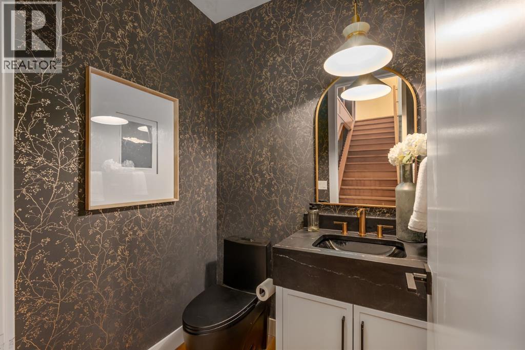 Single Family House for Sale in   Street NW Hillhurst Calgary 