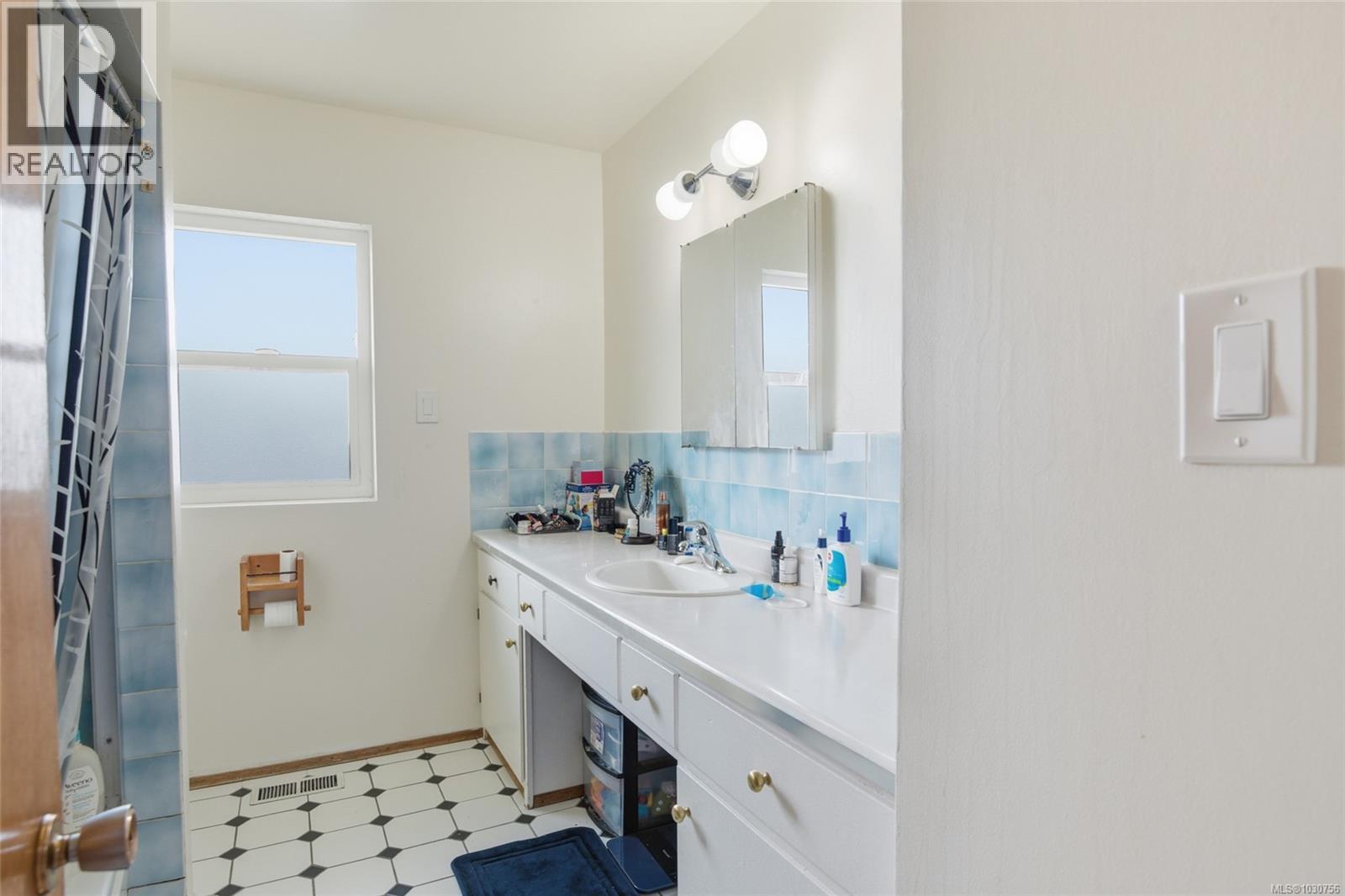 4090 Wood Ave, Port Alberni