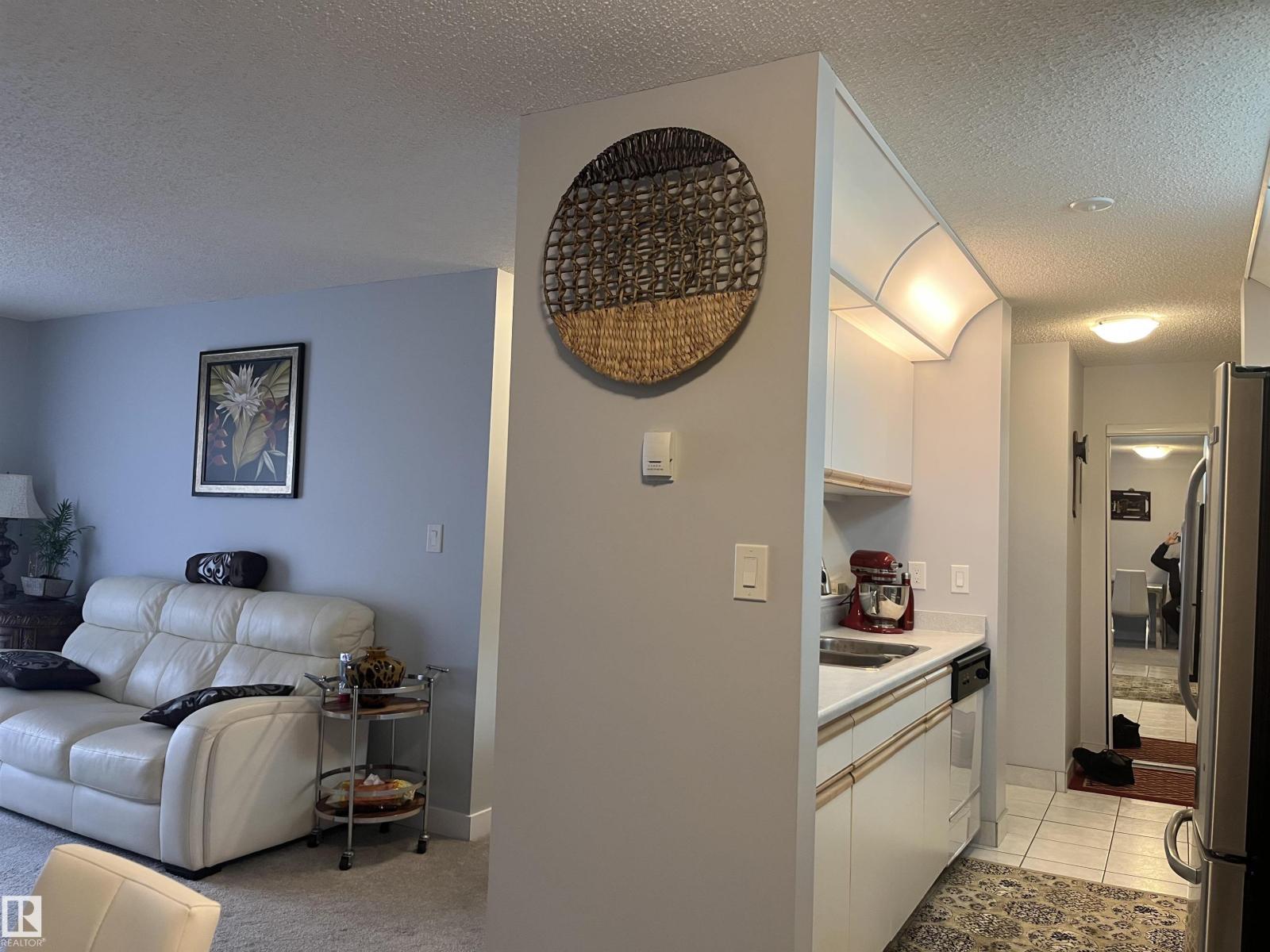 #302 17467 98A AV NW, Edmonton