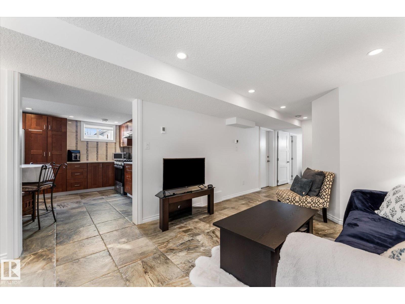 10920 132 ST NW, Edmonton