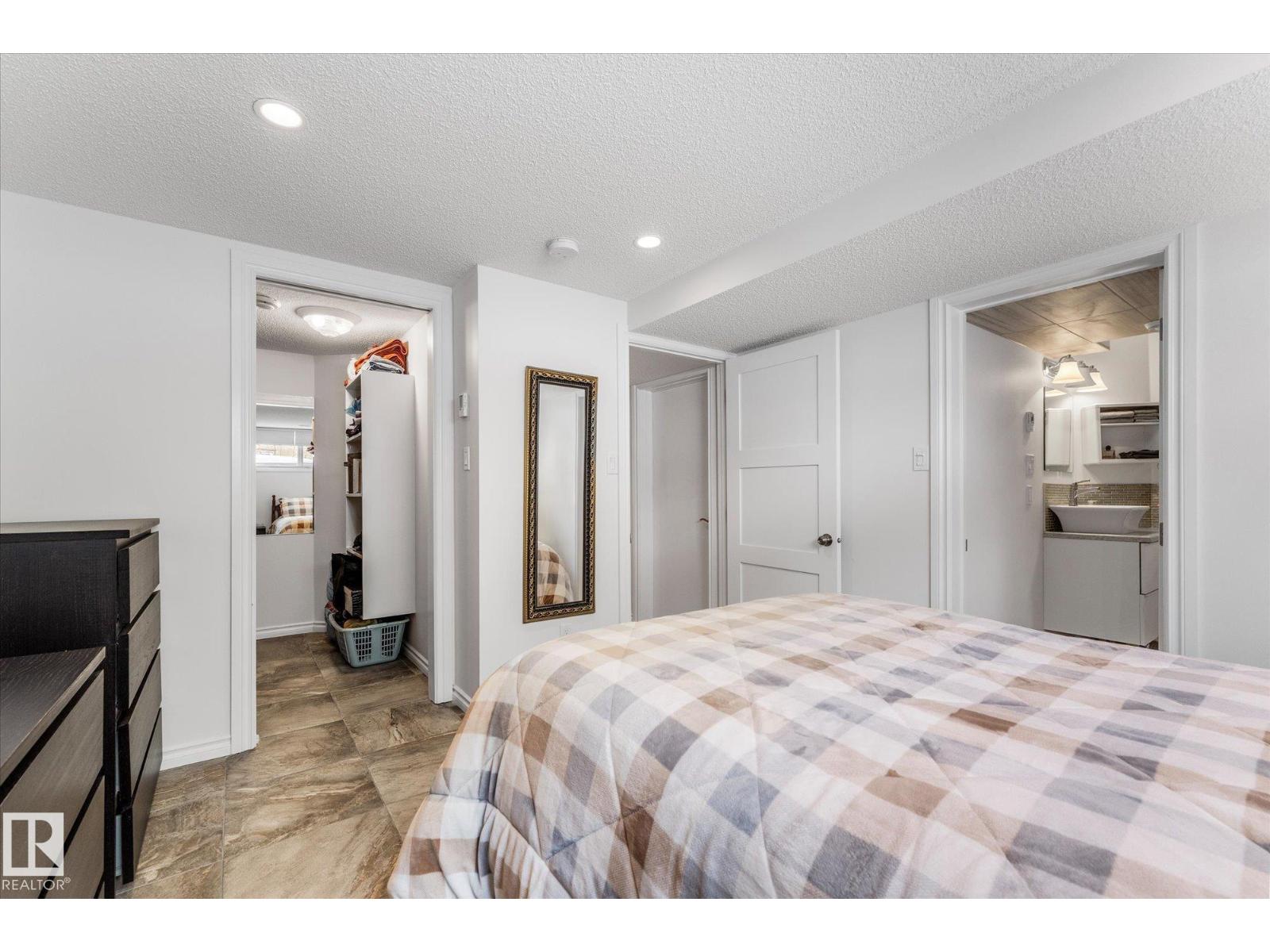 10920 132 ST NW, Edmonton