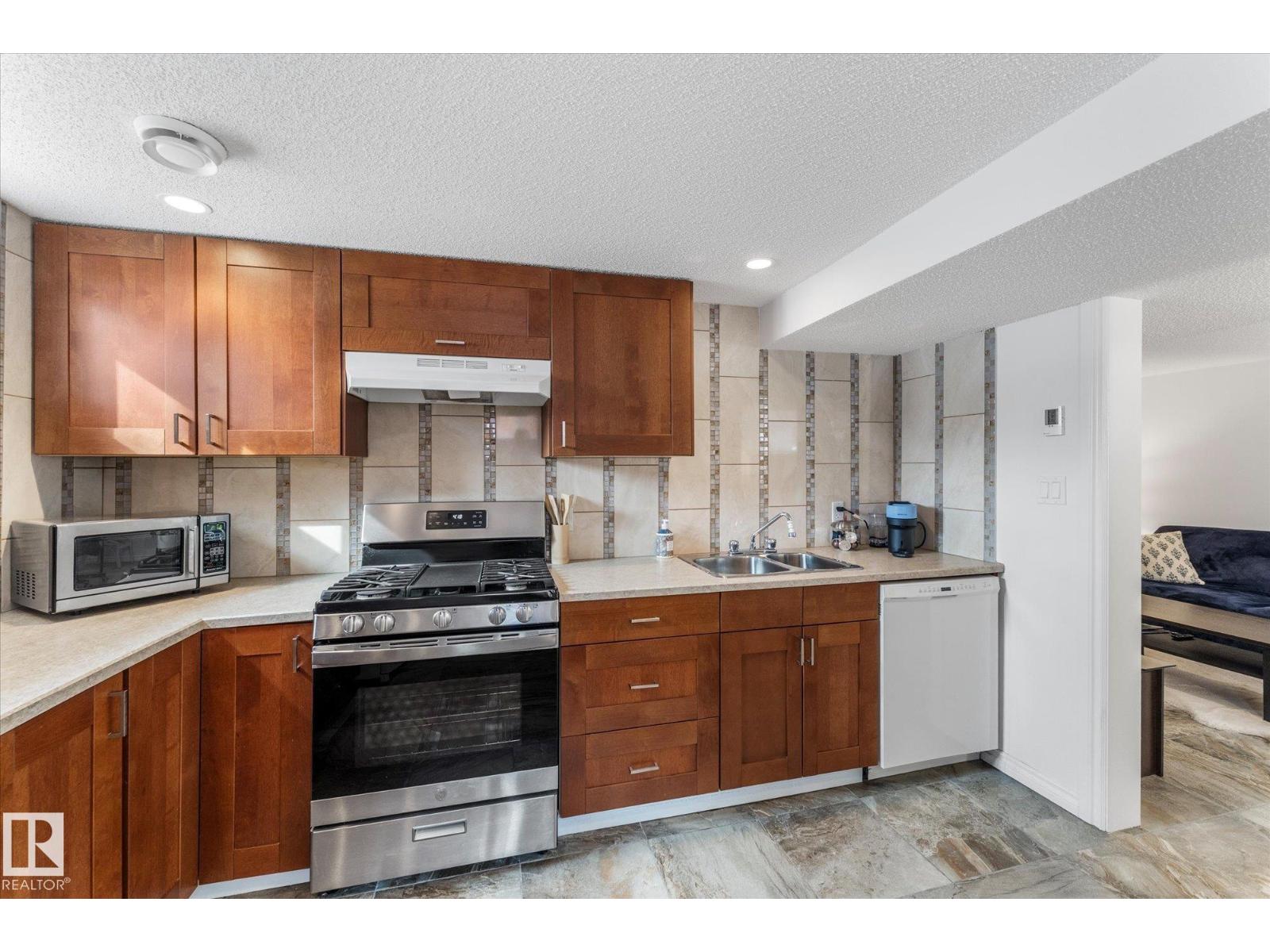 10920 132 ST NW, Edmonton