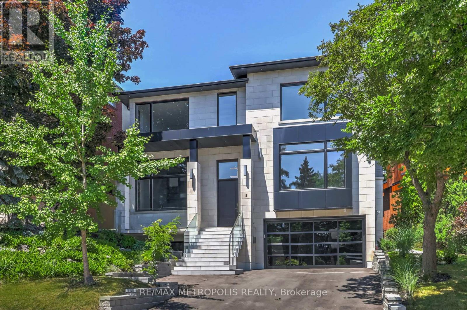 12 BEARWOOD DRIVE,Toronto (Edenbridge-Humber Valley),,