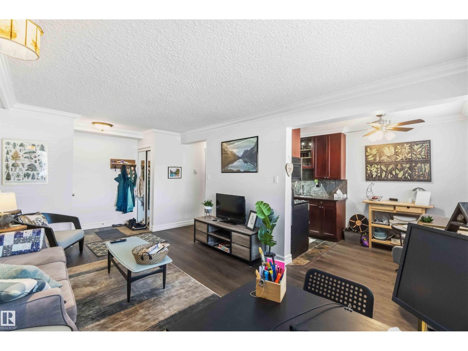 #111 10225 117 ST NW, Edmonton