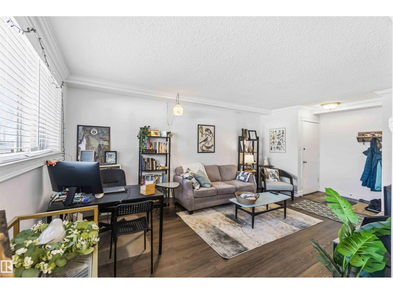 #111 10225 117 ST NW, Edmonton