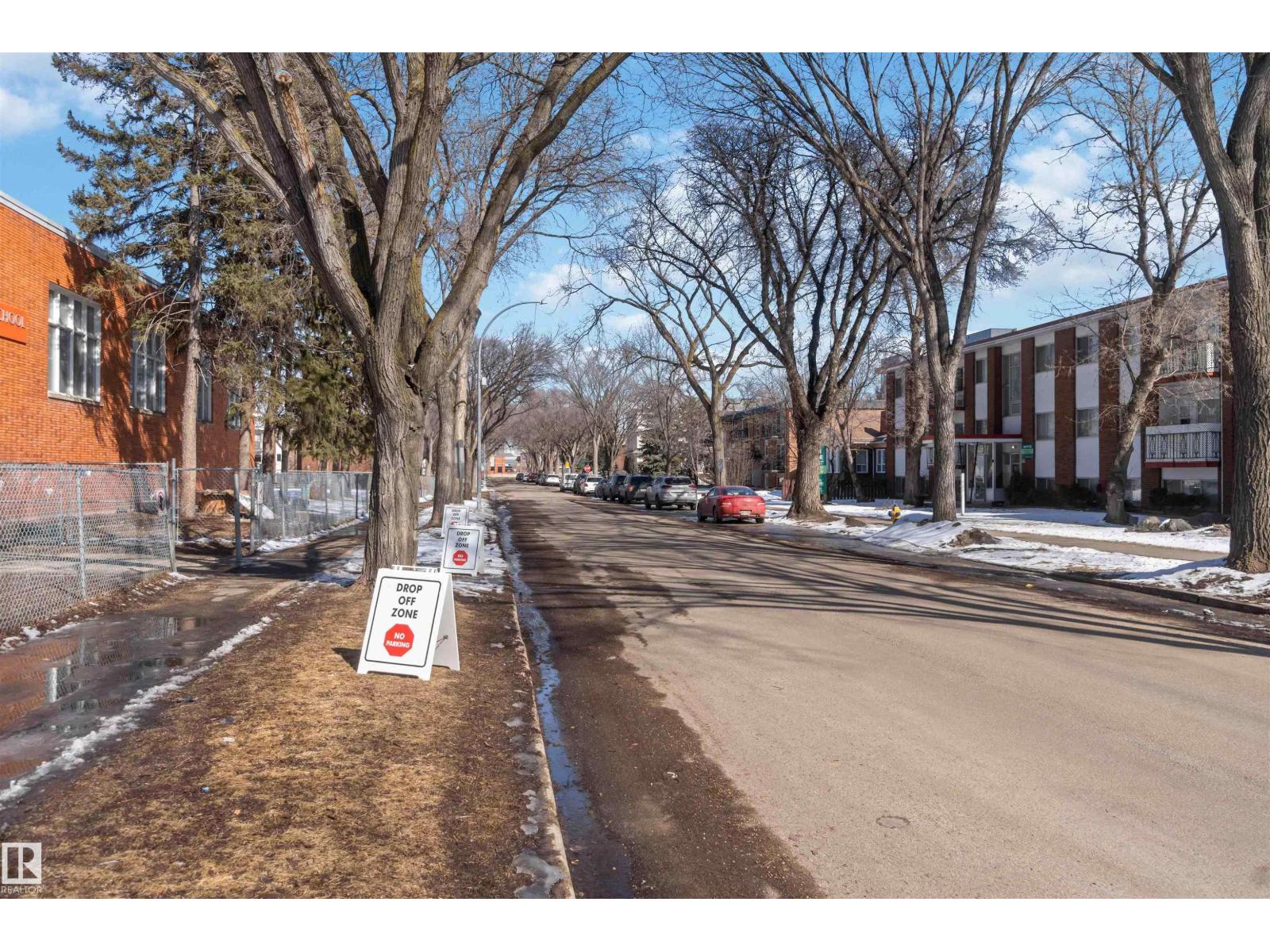 #111 10225 117 ST NW, Edmonton