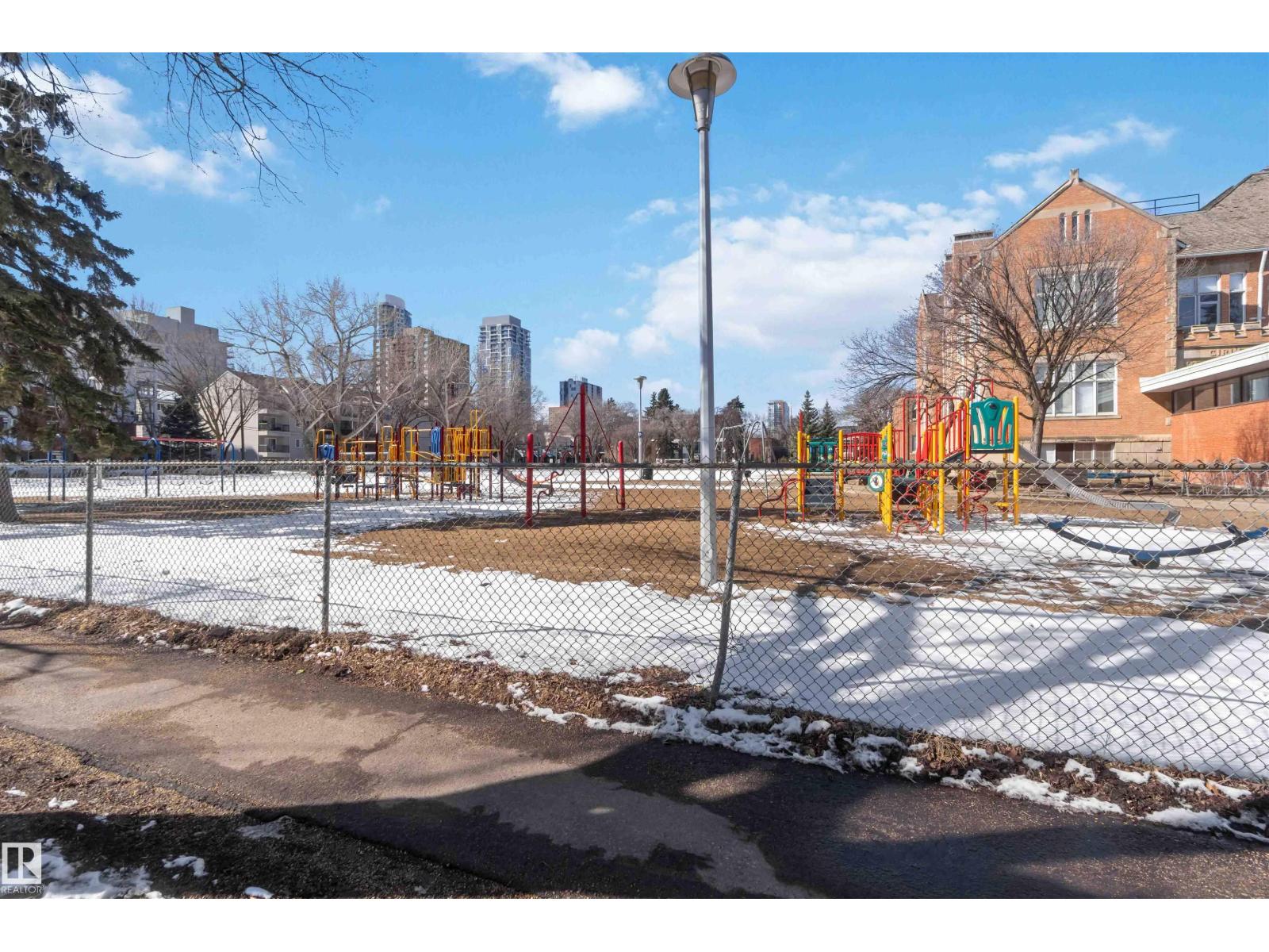 #111 10225 117 ST NW, Edmonton