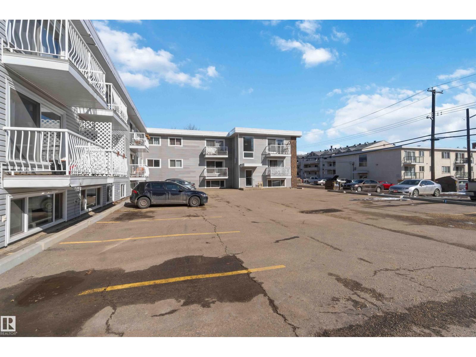 #111 10225 117 ST NW, Edmonton