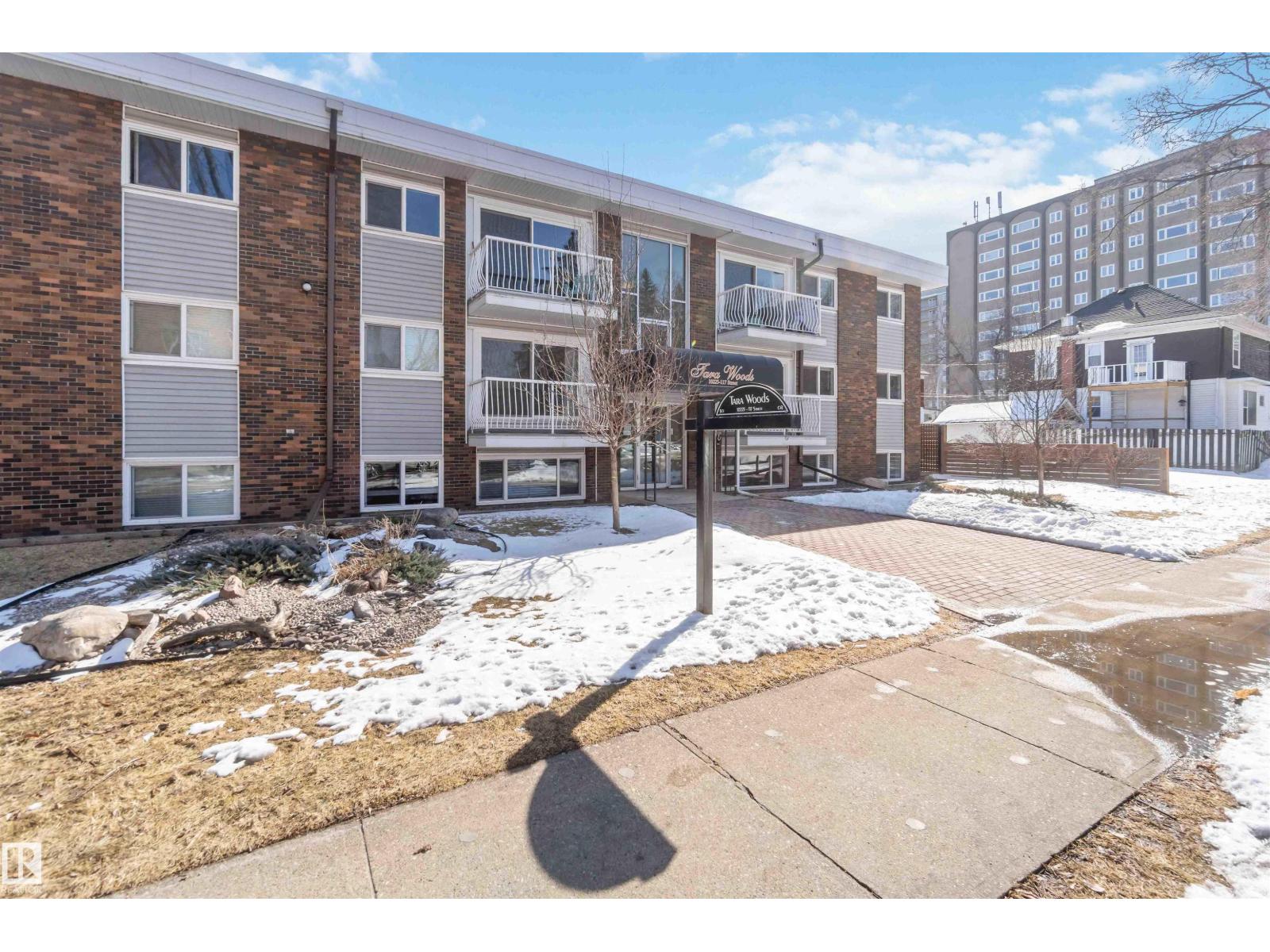 #111 10225 117 ST NW, Edmonton