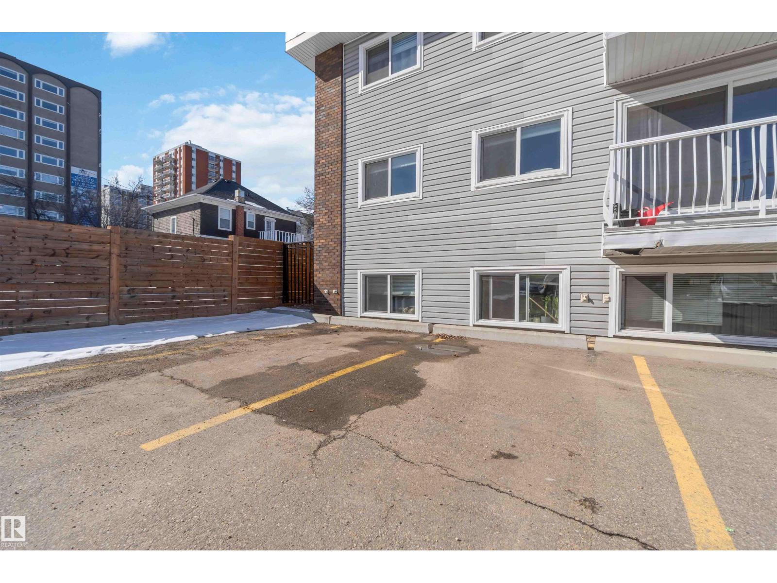 #111 10225 117 ST NW, Edmonton