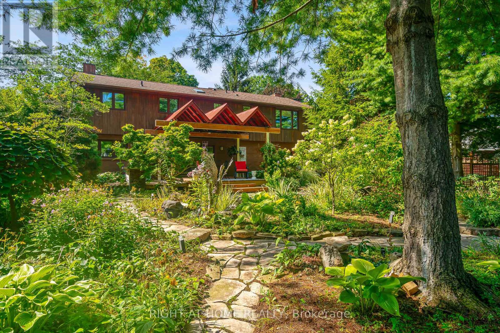 13 OAK DRIVE - 6