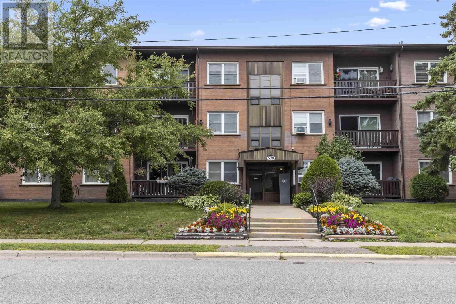 570 MacDonald AVE # 203