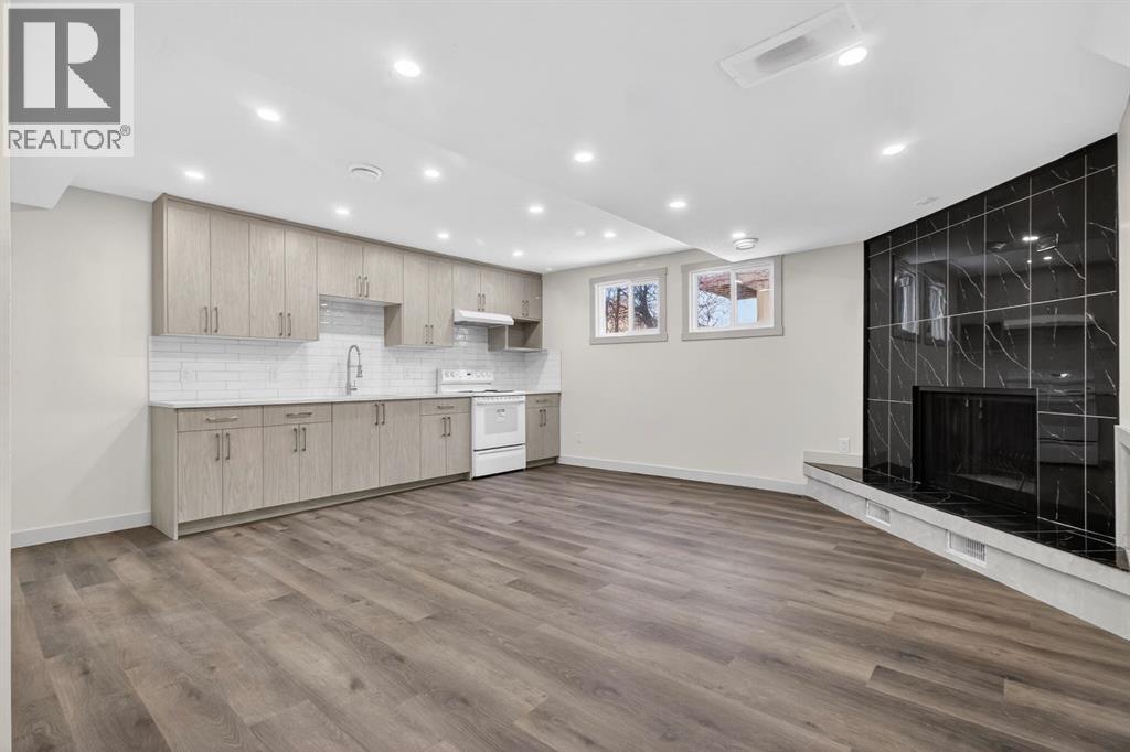 Single Family House 4 Level for Sale in  Templeview Place NE Temple Calgary 