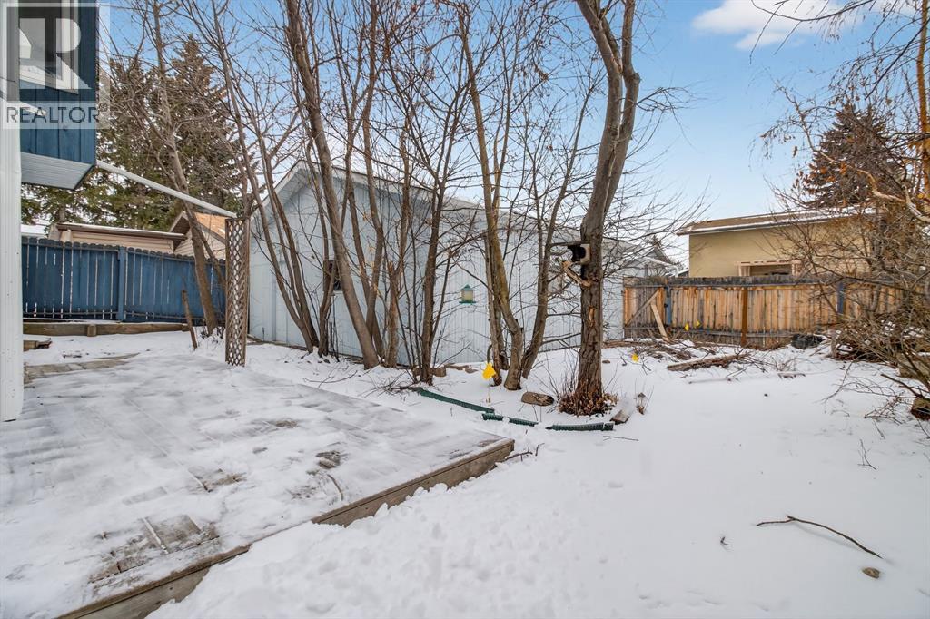 Single Family House 4 Level for Sale in  Templeview Place NE Temple Calgary 