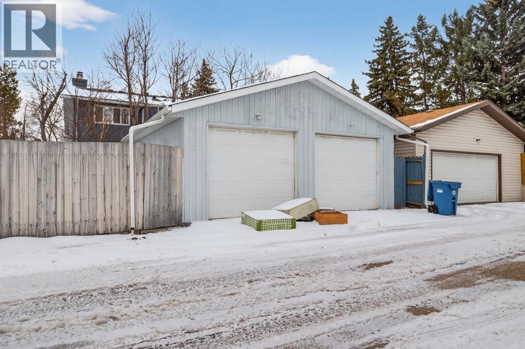 Single Family House 4 Level for Sale in  Templeview Place NE Temple Calgary 