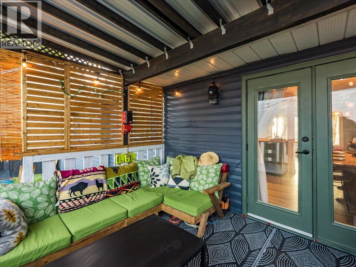 1359 Grosvenor Place, Castlegar