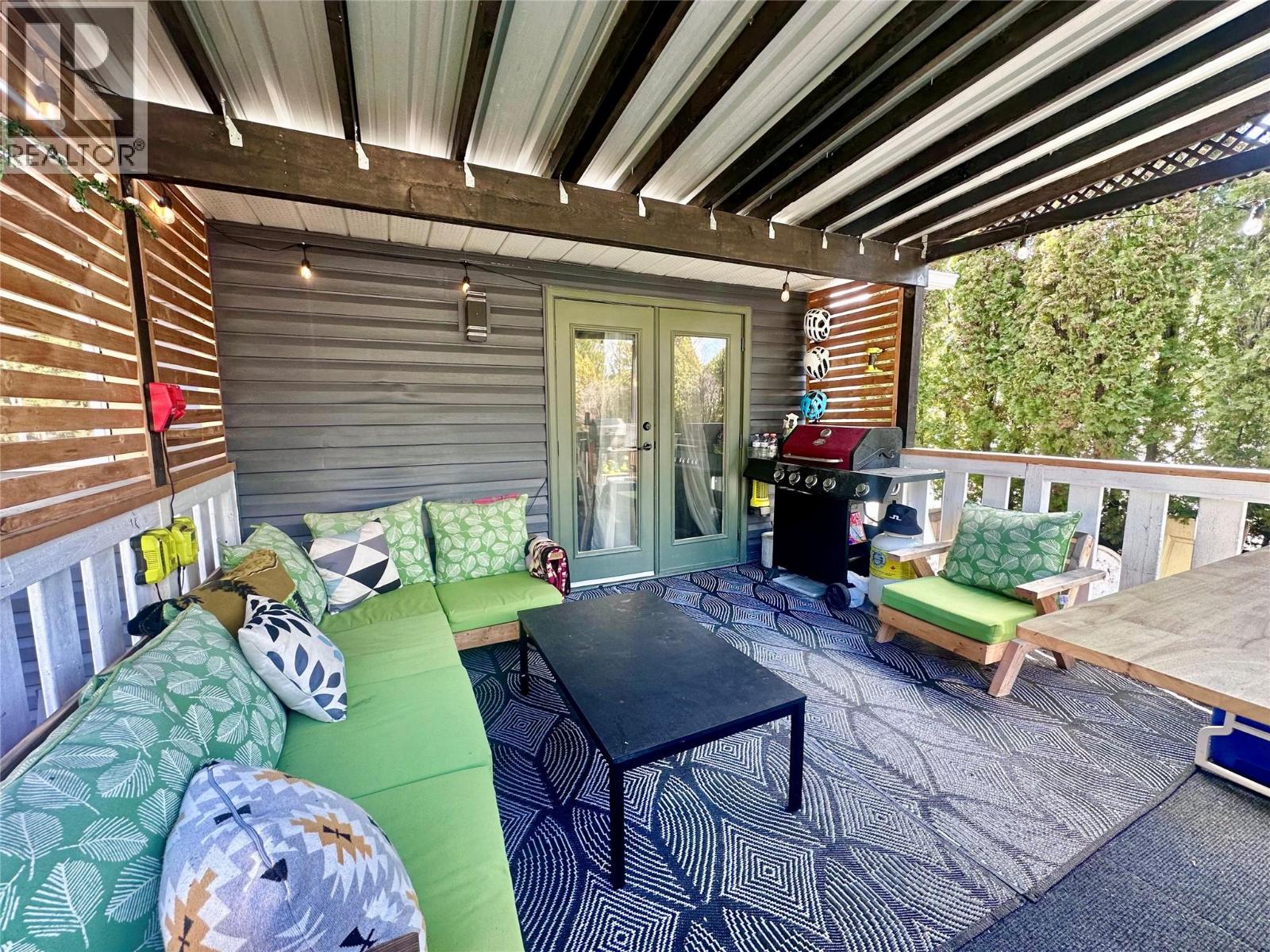 1359 Grosvenor Place, Castlegar