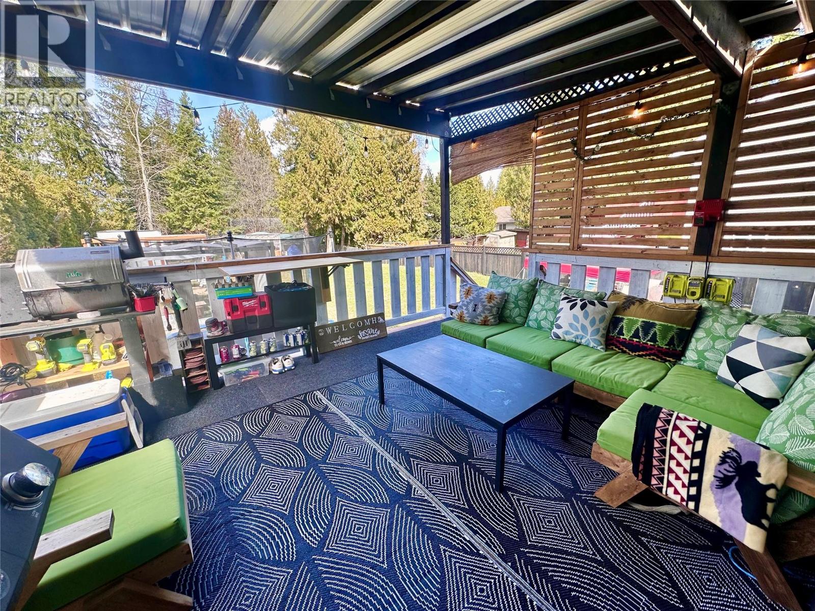 1359 Grosvenor Place, Castlegar