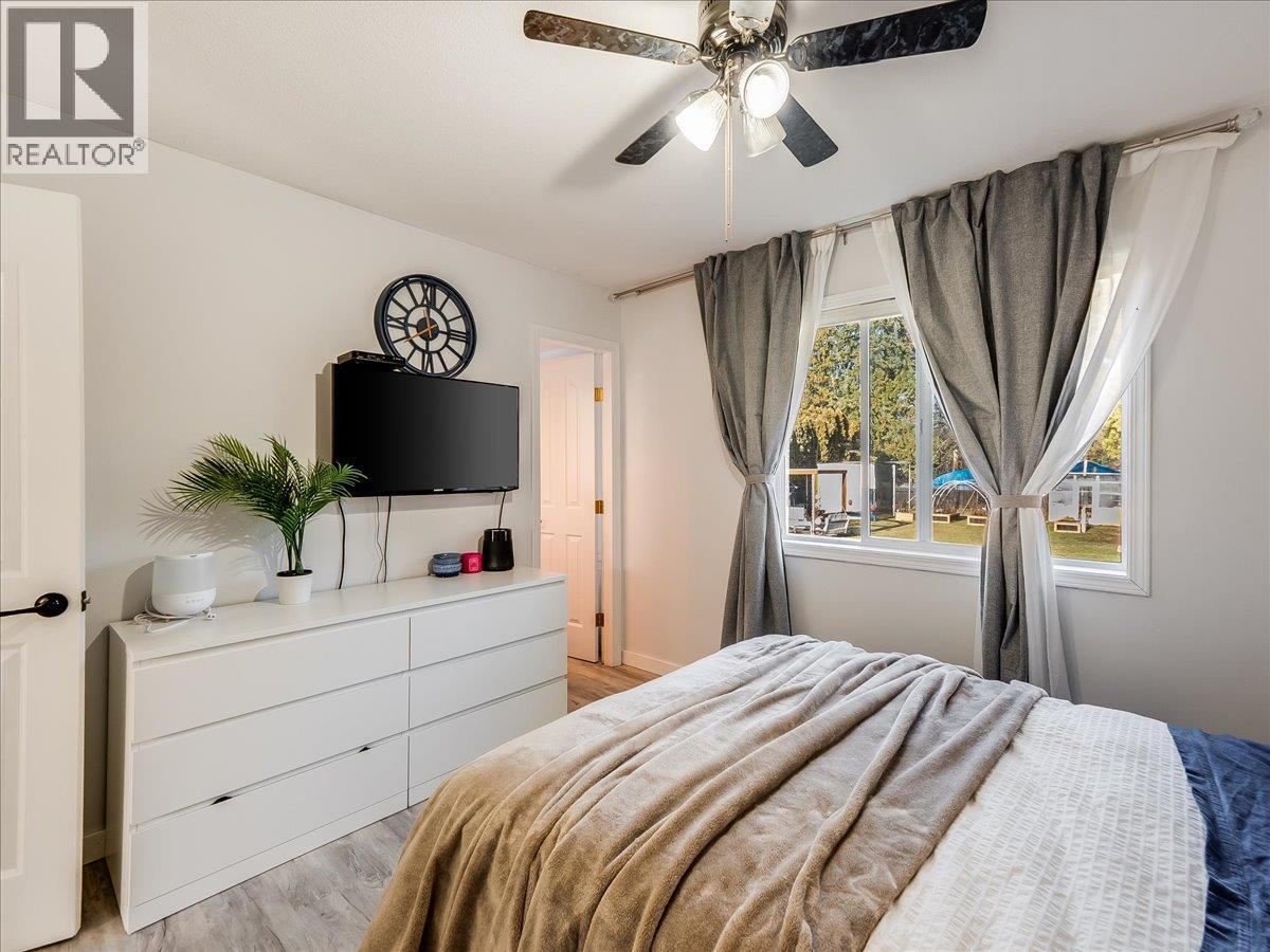 1359 Grosvenor Place, Castlegar