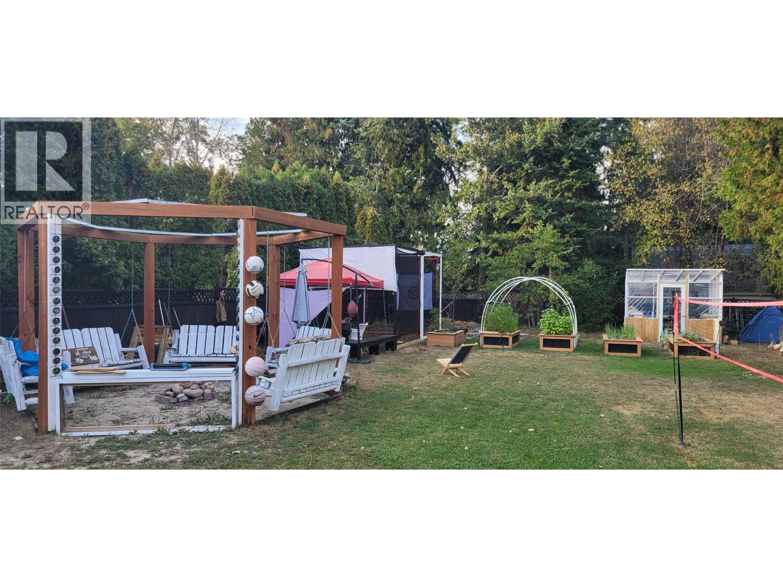 1359 Grosvenor Place, Castlegar