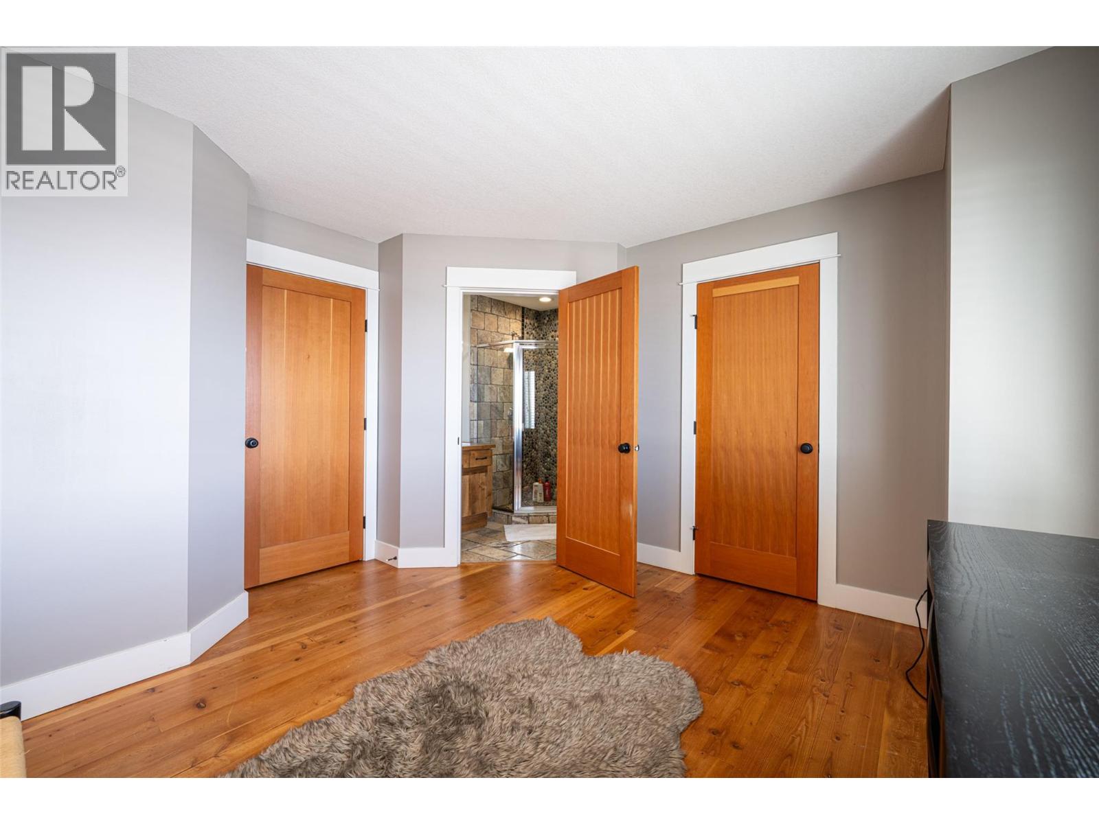 9826 Cathedral Drive, Silver Star