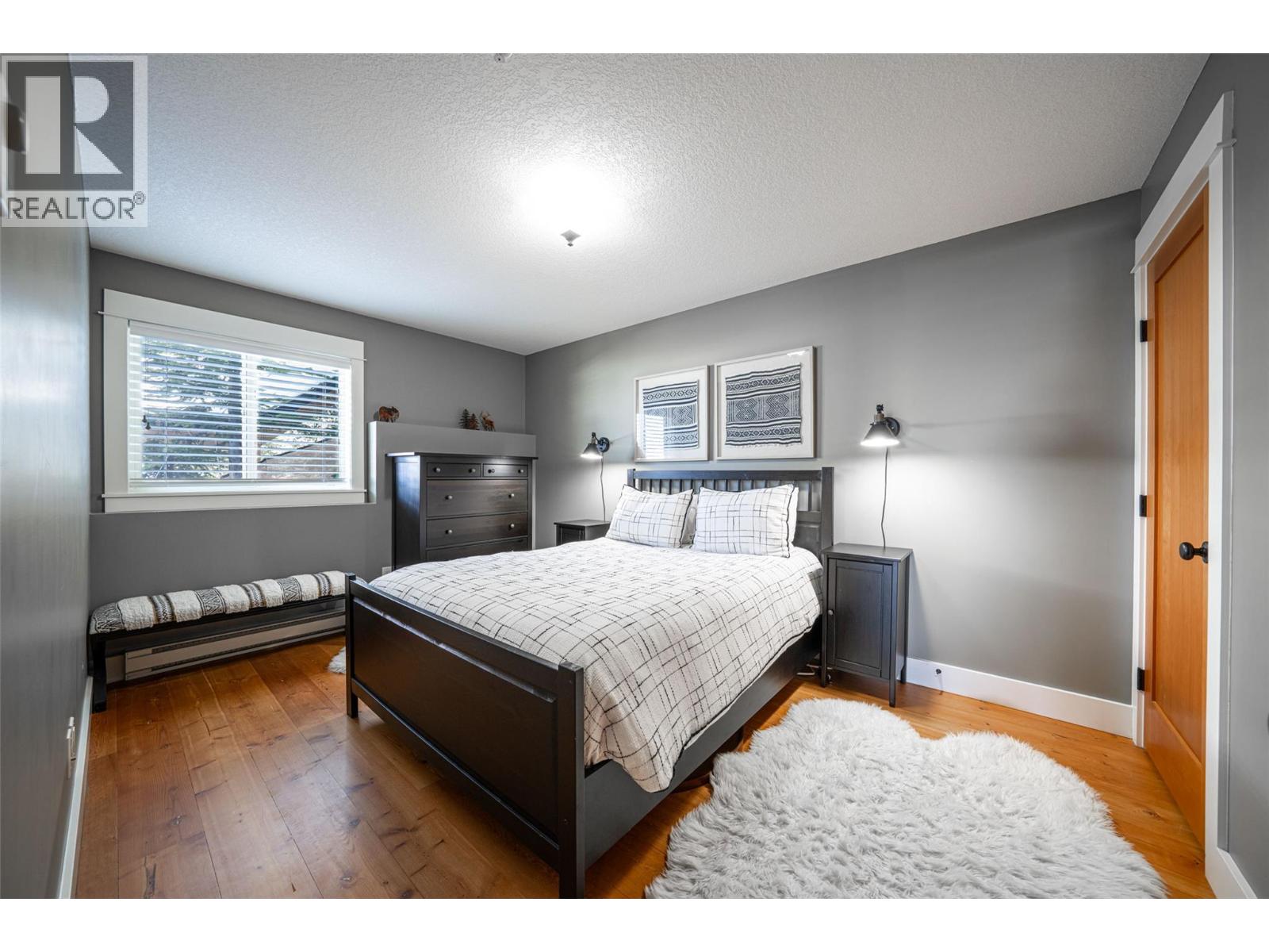 9826 Cathedral Drive, Silver Star