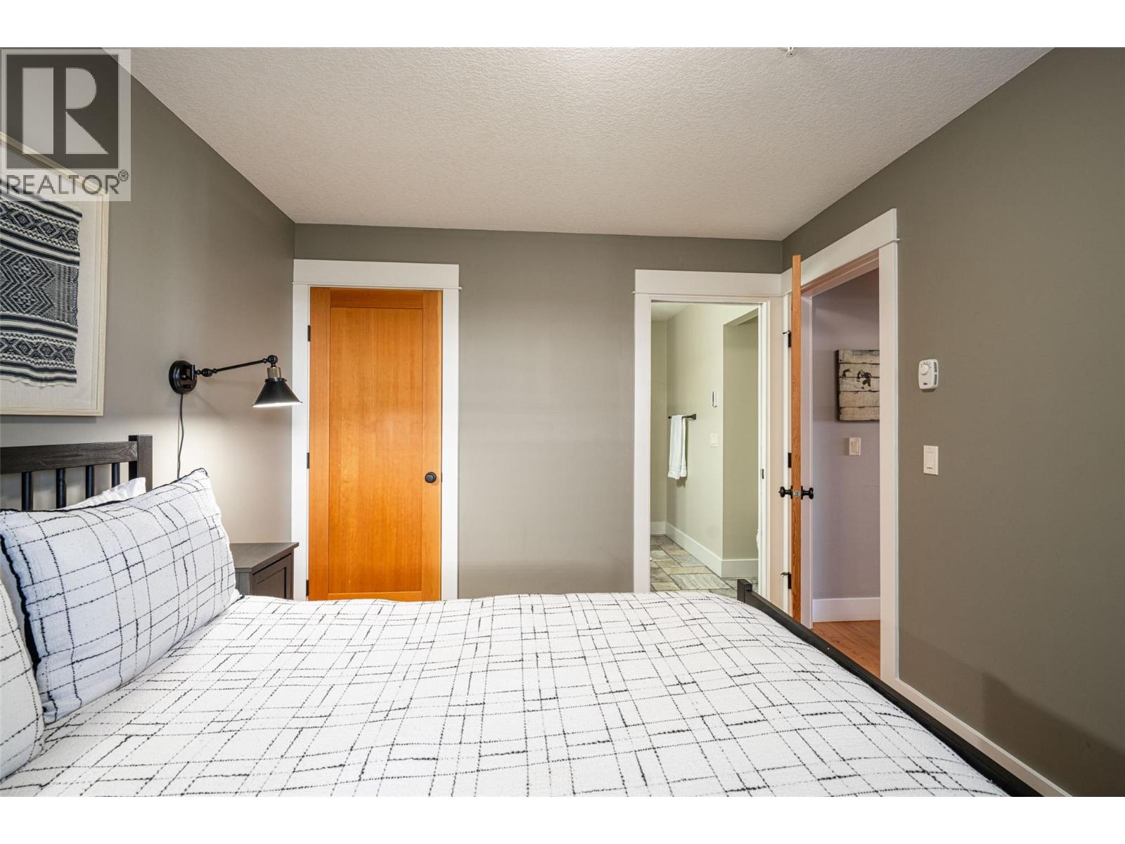 9826 Cathedral Drive, Silver Star