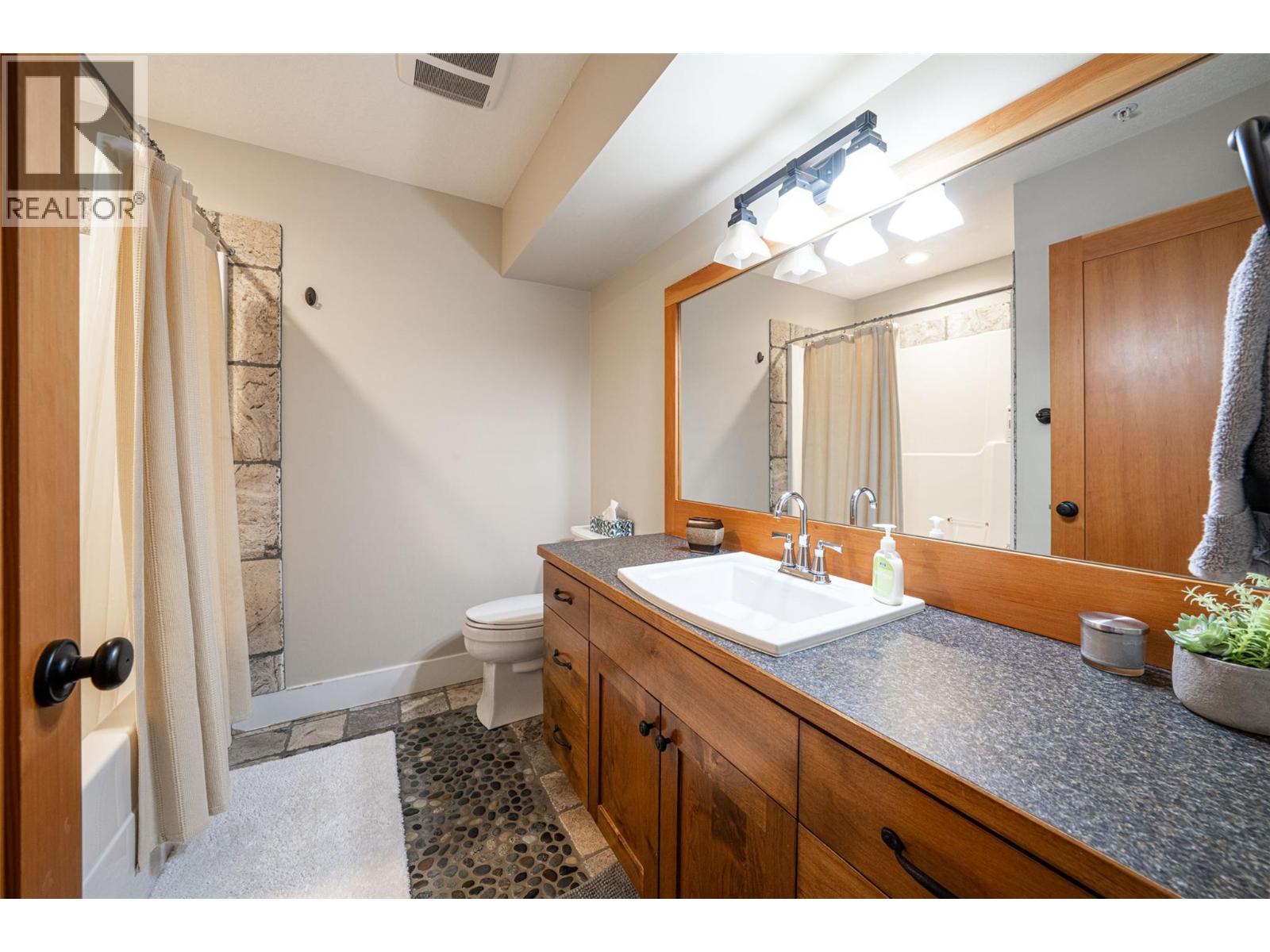 9826 Cathedral Drive, Silver Star