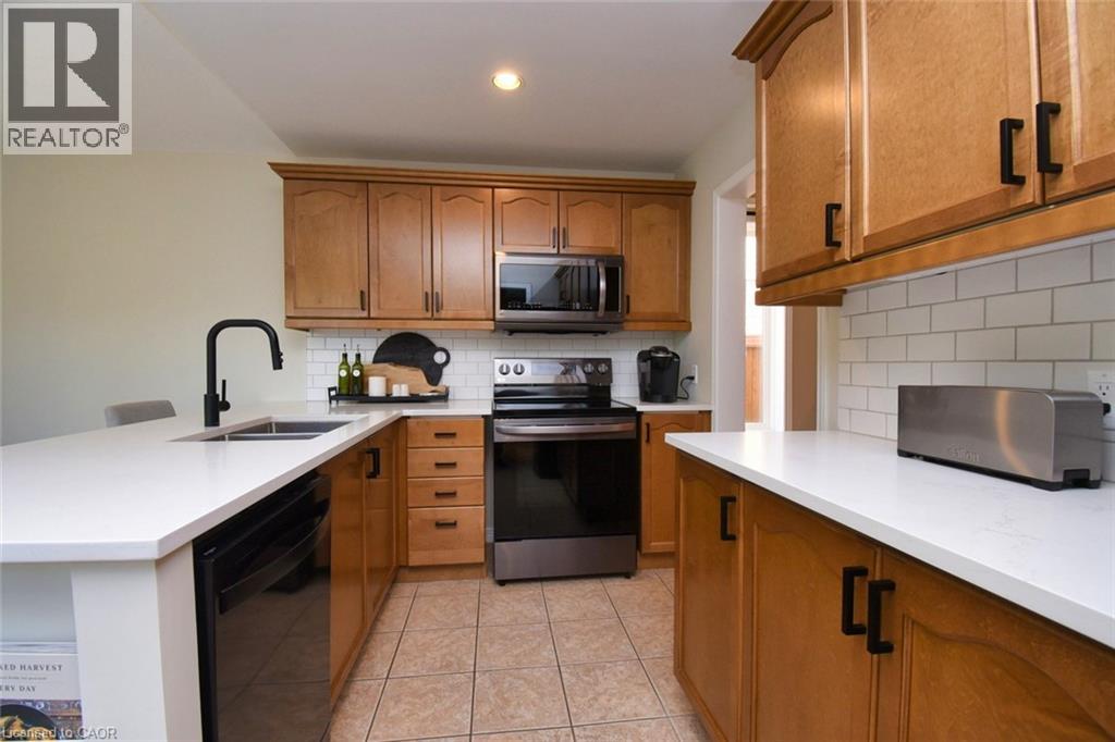 35 ERINGATE Drive - 20