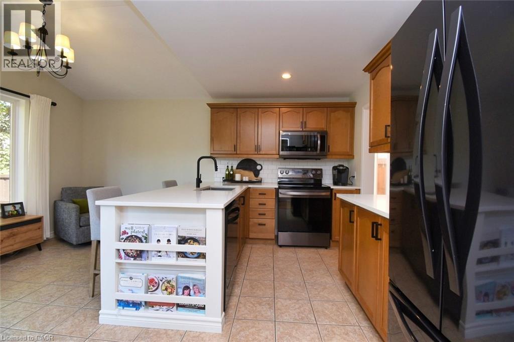 35 ERINGATE Drive - 21