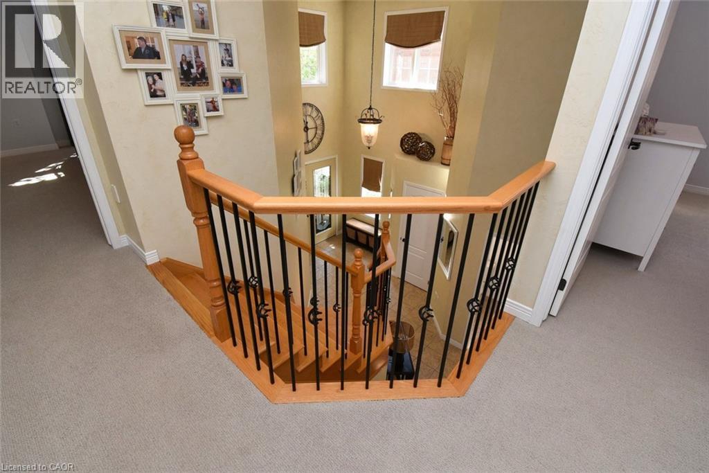 35 ERINGATE Drive - 27