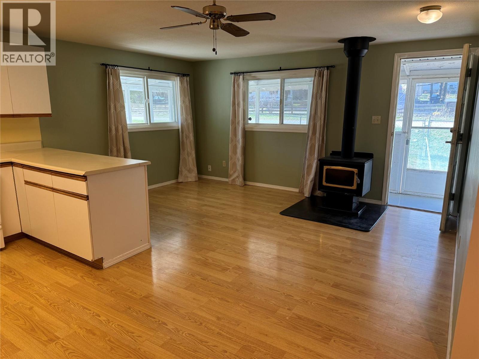 1483 Main Street, Olalla