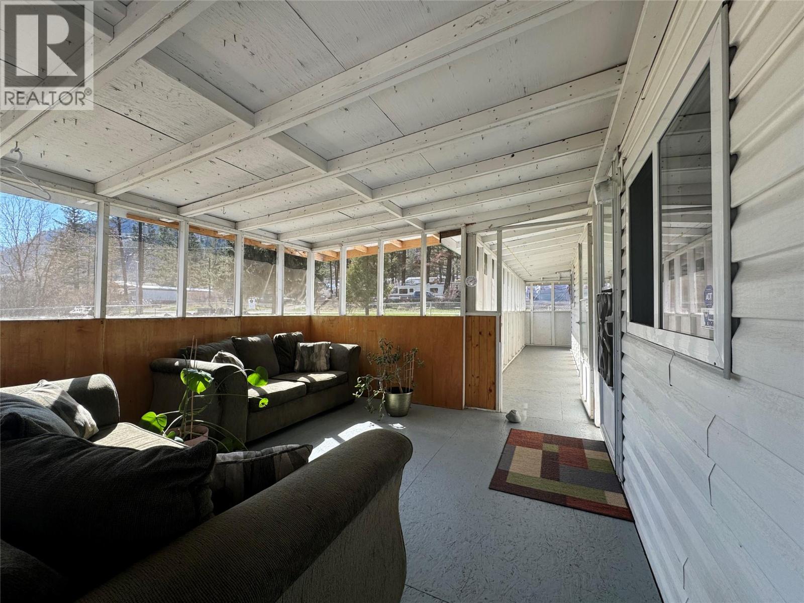 1483 Main Street, Olalla