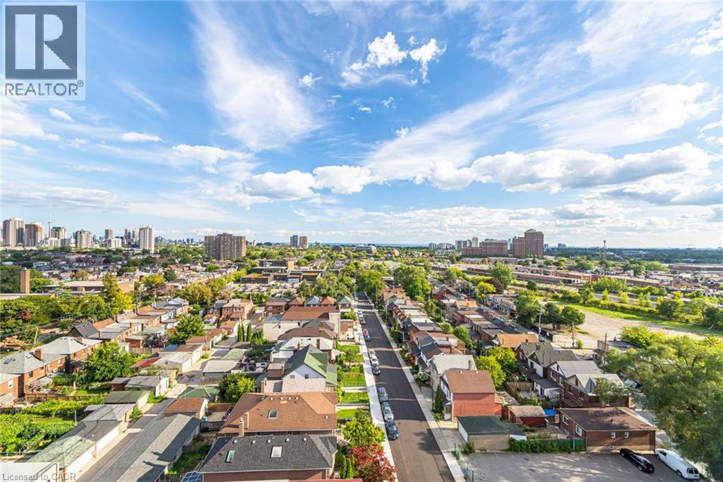 #208 1787 ST CLAIR AVENUE W - 38