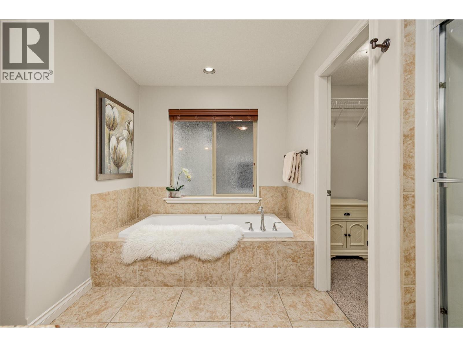  647 Peridot Place, Kelowna